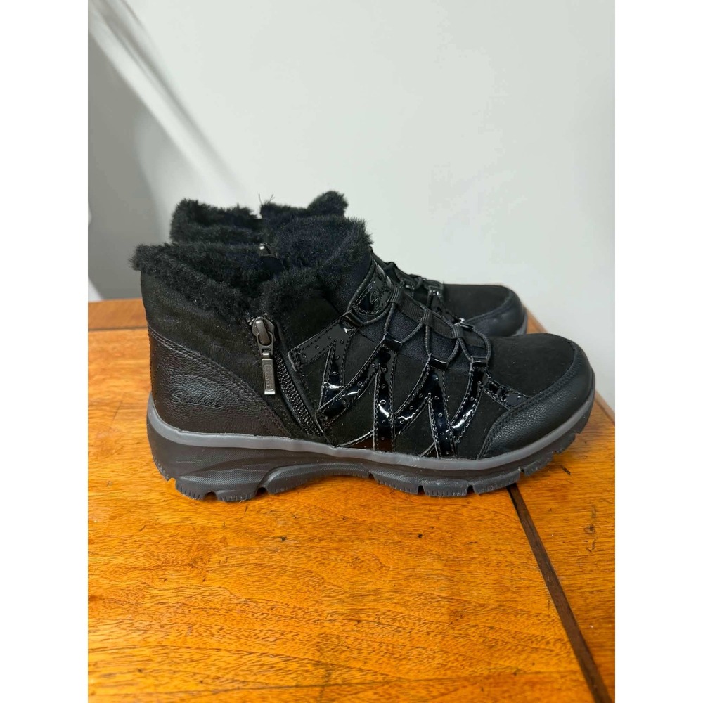 Skechers Womens 7.5 Black Boots Relaxed Fit Faux Fur Trim Side Zip SN 58761